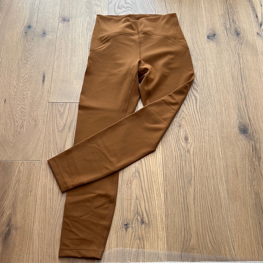 7/8 Lululemon Everlux tights